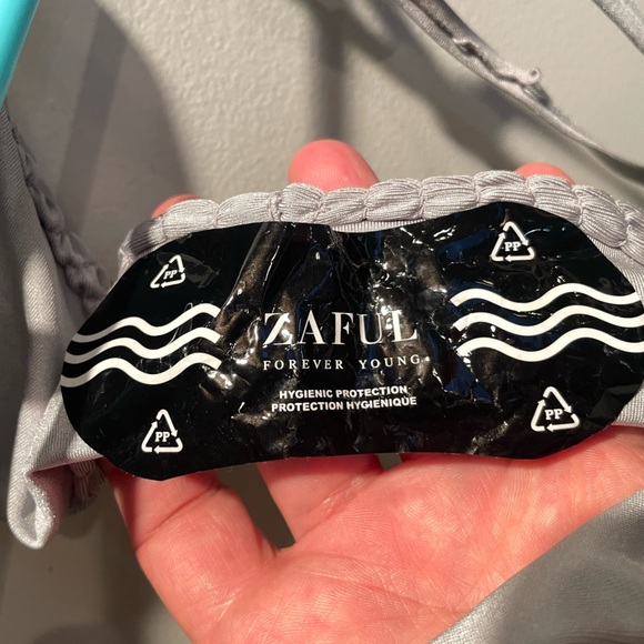 Zaful Cut-Out Grey Smocked Textured Bikini • Size 4 - Picture 5 of 9